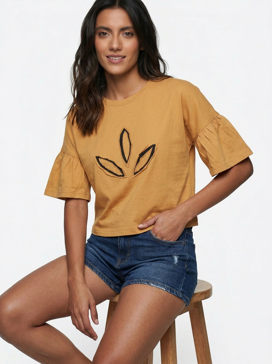 Laurel Tee | Camel Leaf Appliqué